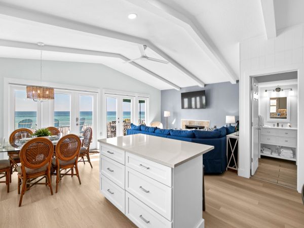 Gulf Front Vacation Rental with Panoramic Views - Florida Beachfront Rental with Private Deck
