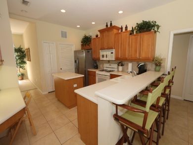 Kitchen with Breakfast Counter