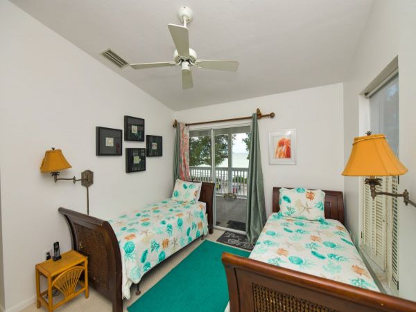 2 Bedroom Vacation Home Rental- Views of Gulf  3o Seconds to Beach