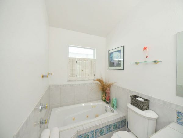 2 Bedroom Vacation Home Rental- Views of Gulf  3o Seconds to Beach