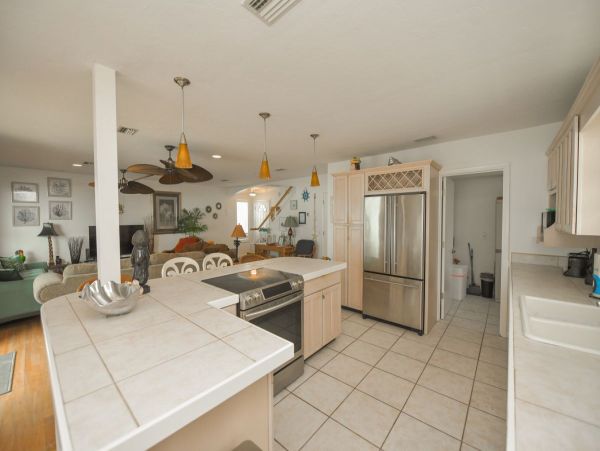 2 Bedroom Vacation Home Rental- Views of Gulf  3o Seconds to Beach