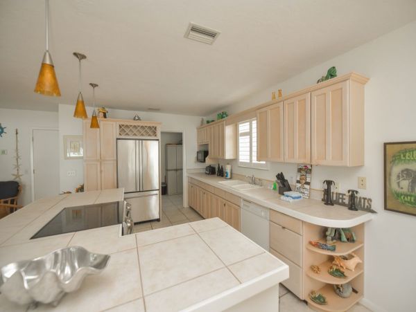2 Bedroom Vacation Home Rental- Views of Gulf  3o Seconds to Beach