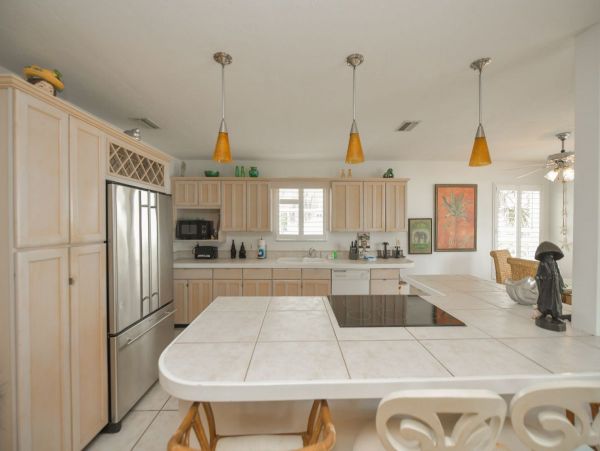 2 Bedroom Vacation Home Rental- Views of Gulf  3o Seconds to Beach