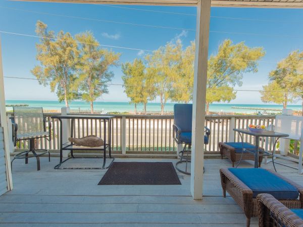 2 Bedroom Vacation Home Rental- Views of Gulf  3o Seconds to Beach
