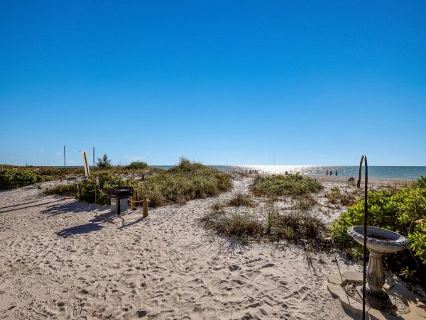 Vacation Condo For Rent with Pool at Bradenton Beach