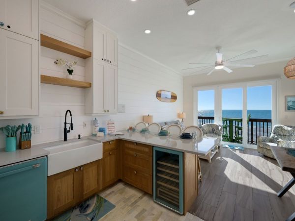 Vacation Condo For Rent with Pool at Bradenton Beach