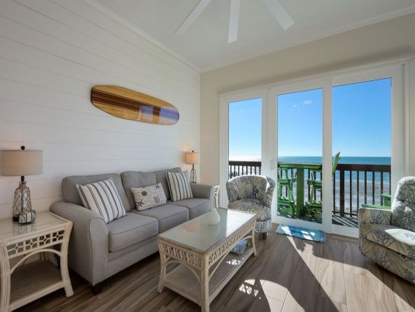 Vacation Condo For Rent with Pool at Bradenton Beach