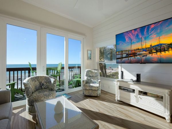 Vacation Condo For Rent with Pool at Bradenton Beach
