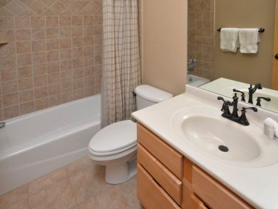 West Vail Luxury Rental 30 Yards from the Free Shuttle