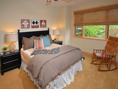 West Vail Luxury Rental 30 Yards from the Free Shuttle