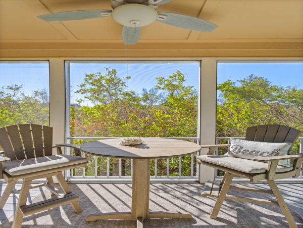 Longboat Key Walk to Beach Townhome