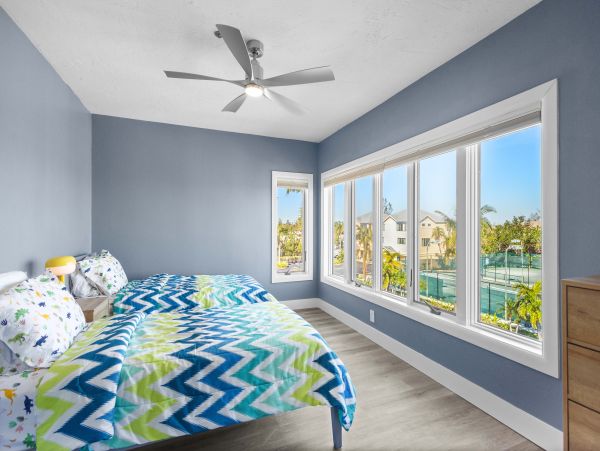 Longboat Key Walk to Beach Townhome