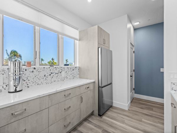 Longboat Key Walk to Beach Townhome