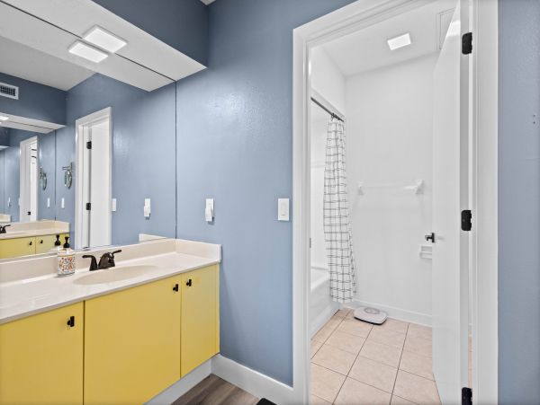 Longboat Key Walk to Beach Townhome