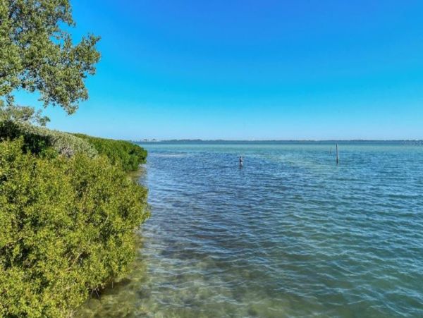 Beautiful 2 Bedroom Condo in Longboat Key