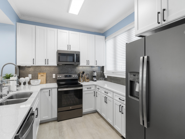 Longboat Key Vacation Town Home Walk to Beach &.Communal Pool