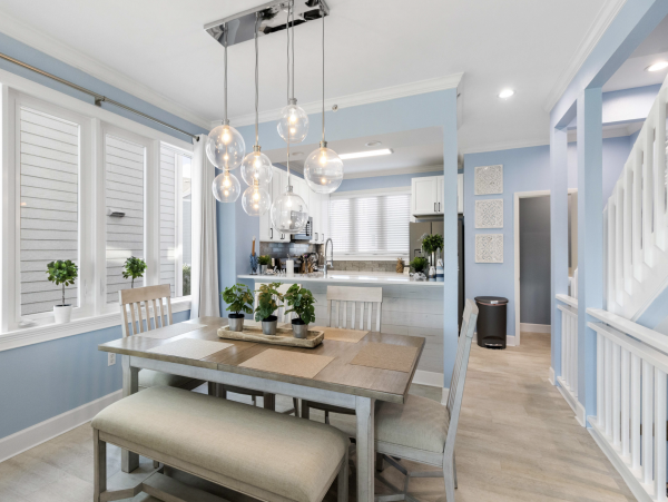 Longboat Key Vacation Town Home Walk to Beach &.Communal Pool