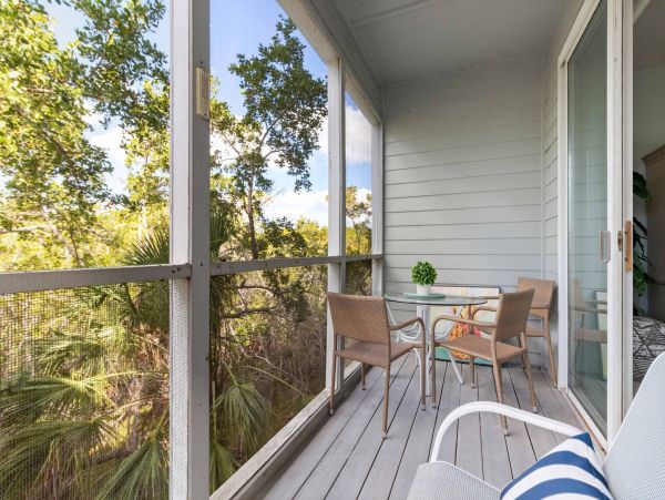 Charming Two Bedroom Bayside Town Home on Longboat Key