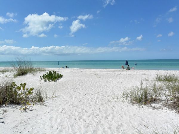 Charming Two Bedroom Bayside Town Home on Longboat Key