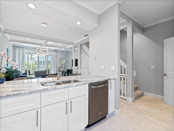 Longboat Key Vacation Condo Two Bedroom Walk to Beach