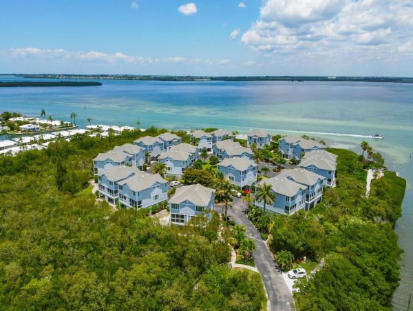 Longboat Key Vacation Condo Two Bedroom Walk to Beach