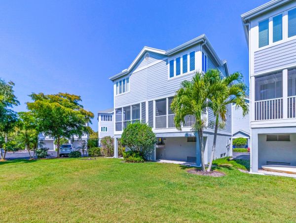 Longboat Key Vacation Condo Two Bedroom Walk to Beach