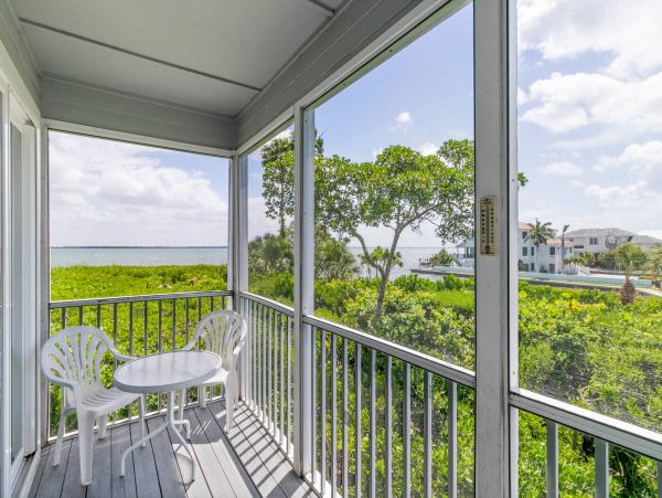 Two Bedroom Home with Bay Views in Longboat Key