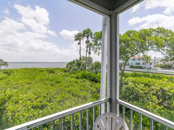 Two Bedroom Home with Bay Views in Longboat Key