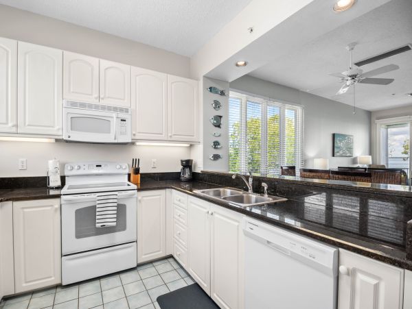 Longboat Key Vacation Rental with Bay Views - Luxury Two Bedroom Townhome
