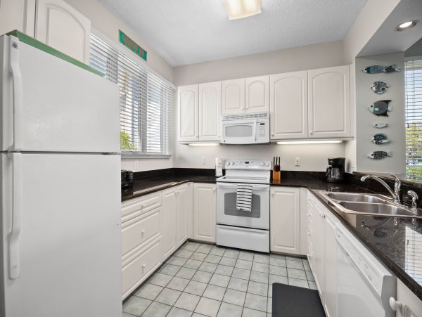 Longboat Key Vacation Rental with Bay Views - Luxury Two Bedroom Townhome