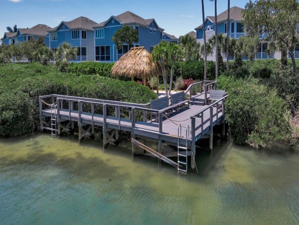 Longboat Key Vacation Rentals Luxury 2-Bedroom Townhome with Resort Amenities