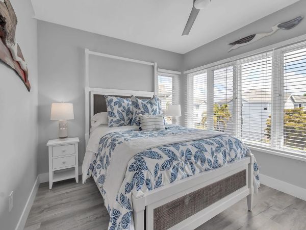 Longboat Key Vacation Rentals Luxury 2-Bedroom Townhome with Resort Amenities