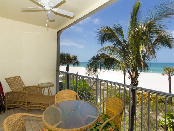 Bradenton Beach Vacation Condo Three Bedrooms Sleeps 8