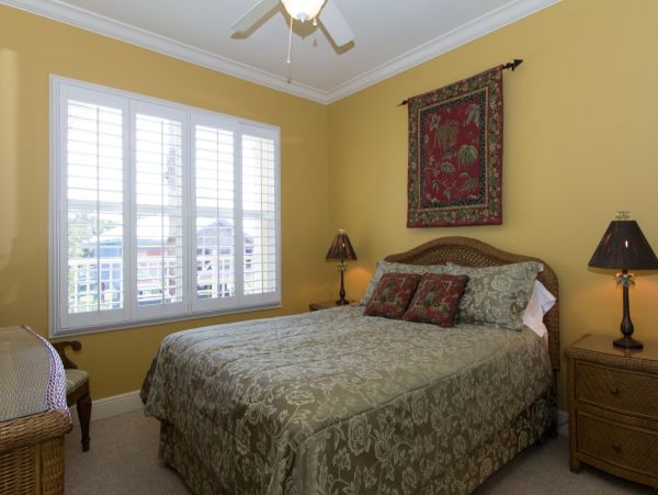 Bradenton Beach Vacation Condo Three Bedrooms Sleeps 8