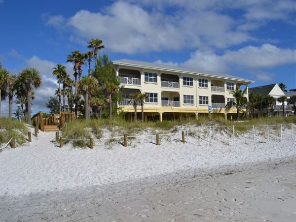 Bradenton Beach Vacation Condo Three Bedrooms Sleeps 8