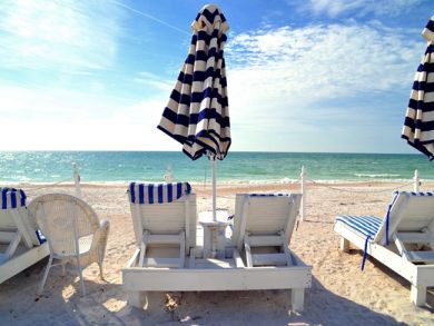ONE BEDROOM BEACH  CONDO One Level Walk steps to Gulf Water