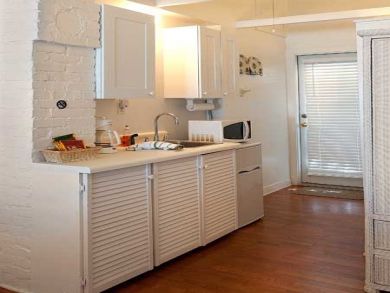 One Bedroom Beach Front Vacation Rental Sleeps 2 Gulf View - additional view, photo 3