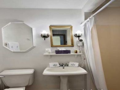 Anna Maria One Bedroom Studio Sleeps 2 Walk to Beach