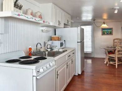 Kitchen & Dining Area
