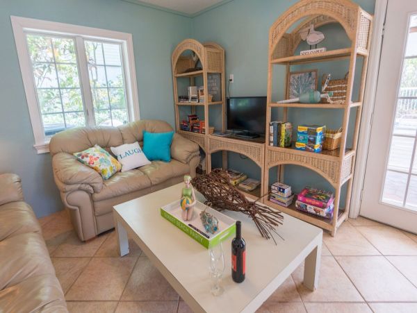 Holmes Beach Victorian Style Large Heated Pool 3 Bedrooms