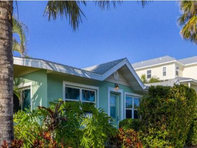 Holmes Beach 3  Bedroom Cottage One Block to Beach