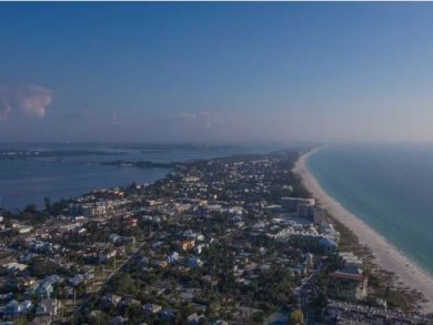Holmes Beach 3  Bedroom Cottage One Block to Beach