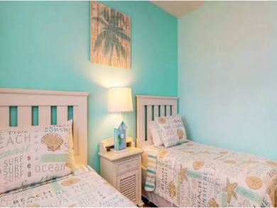 Holmes Beach 3  Bedroom Cottage One Block to Beach