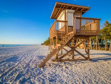 Holmes Beach 3  Bedroom Cottage One Block to Beach