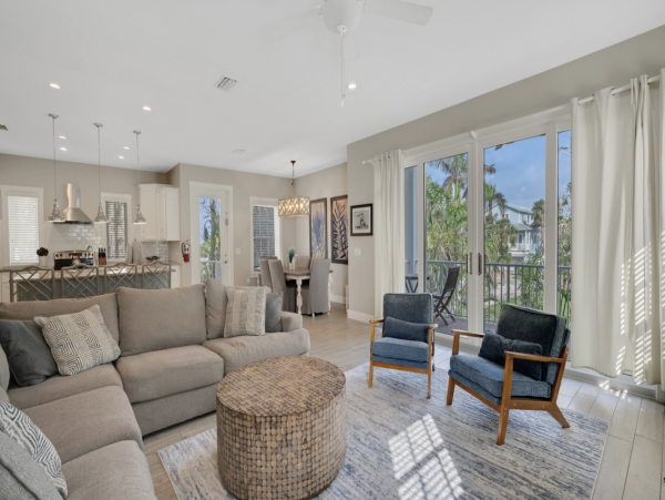 Anna Maria Island Luxury Vacation Rental - 6-Bedroom Beach House with Pool & Spa