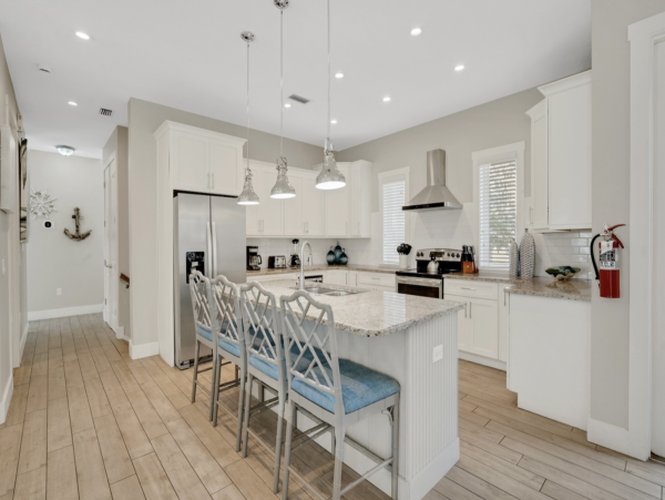 Anna Maria Island Luxury Vacation Rental - 6-Bedroom Beach House with Pool & Spa