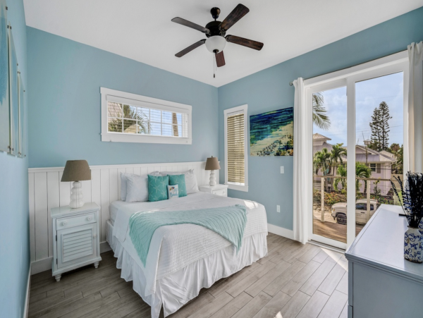 Anna Maria Island Luxury Vacation Rental - 6-Bedroom Beach House with Pool & Spa
