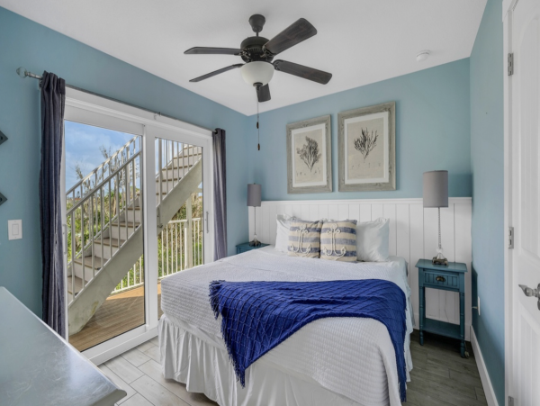 Anna Maria Island Luxury Vacation Rental - 6-Bedroom Beach House with Pool & Spa