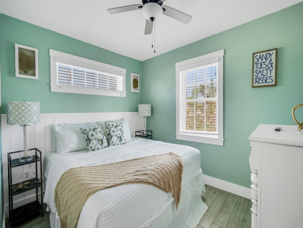 Anna Maria Island Luxury Vacation Rental - 6-Bedroom Beach House with Pool & Spa