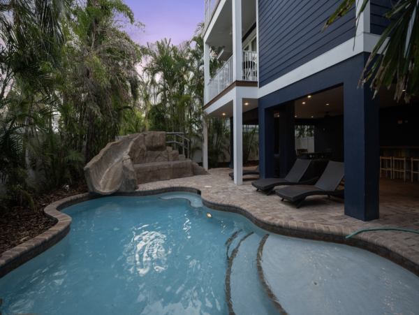 Anna Maria Island Luxury Vacation Rental - 6-Bedroom Beach House with Pool & Spa